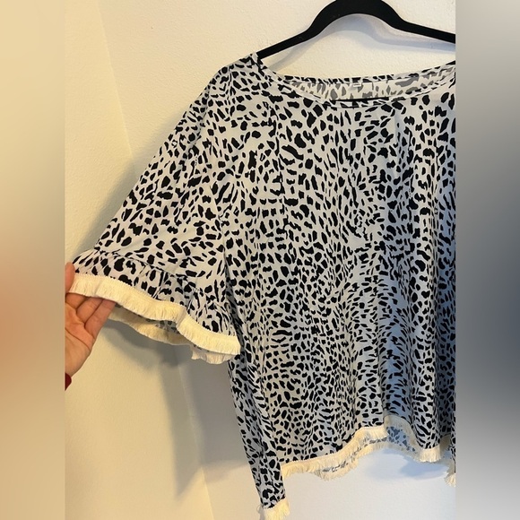 Chic Leopard Print Blouse with Fringe - Picture 2 of 4